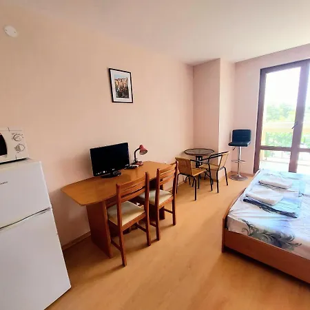 Hotel Prestige Studio First Line On The Sveti Vlas