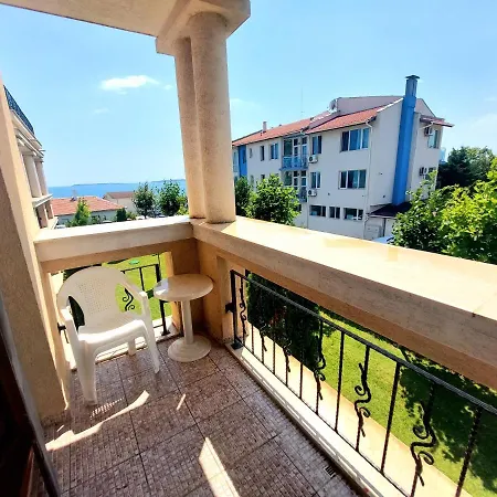 Prestige Studio First Line On The * Sveti Vlas